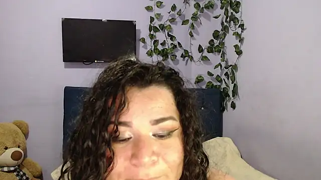 Snapshot of ANGELIQUE_KLANE chatting on January 2025 01:53:02 AM ANGELIQUE KLANE online show from January 2025 01:53:02 AM