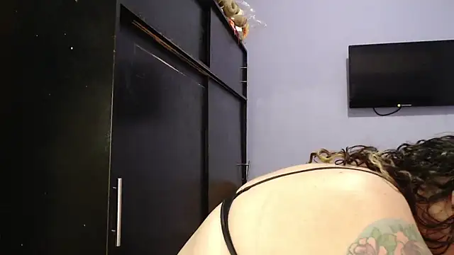 Snapshot of ANGELIQUE_KLANE chatting on February 2025 04:18:02 AM ANGELIQUE KLANE online show from February 2025 04:18:02 AM