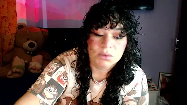 Snapshot of ANGELIQUE_KLANE chatting on November 2025 05:57:01 PM ANGELIQUE KLANE online show from November 2025 05:57:01 PM