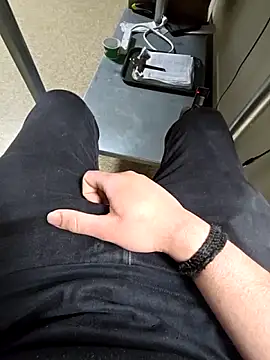 Snapshot of vikki432 chatting on February 2026 10:07:01 PM vikki432 online show from February 2026 10:07:01 PM