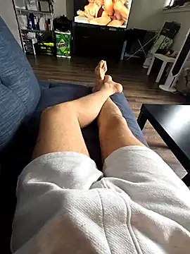 Snapshot of vikki432 chatting on February 2026 05:00:01 PM vikki432 online show from February 2026 05:00:01 PM