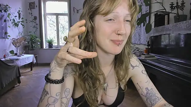 Miranda2 0 online show from October 2025 06:43:01 AM