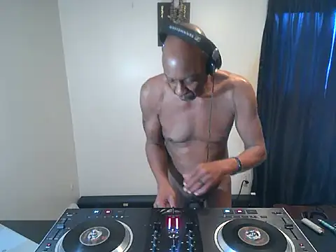 longdick4you8686 online show from March 2025 11:34:02 PM