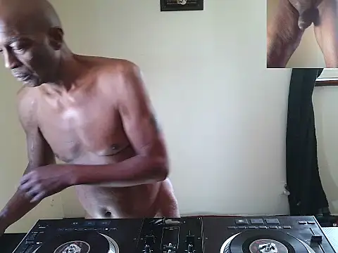 longdick4you8686 online show from June 2026 06:51:02 PM