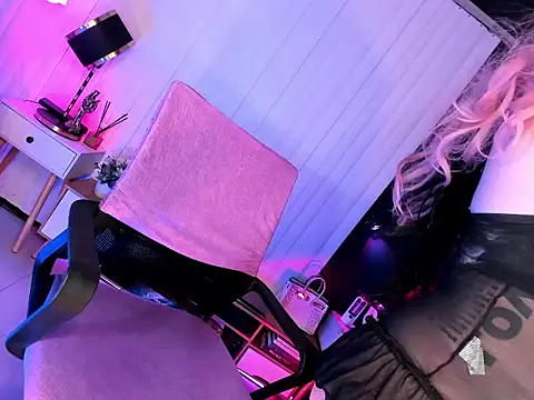 YOURGODDESSMONICA online show from November 2025 06:01:01 AM