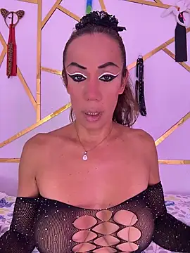 Snapshot of YOURSDEBORA chatting on April 2026 07:20:02 PM YOURSDEBORA online show from April 2026 07:20:02 PM