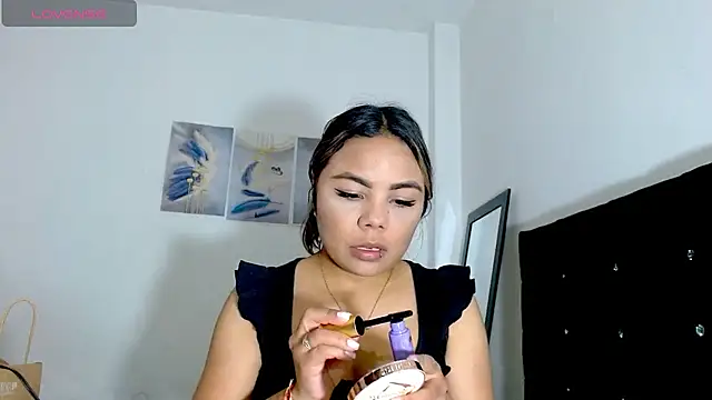 Snapshot of Kylie_loveee chatting on May 2026 12:33:02 PM Kylie loveee online show from May 2026 12:33:02 PM