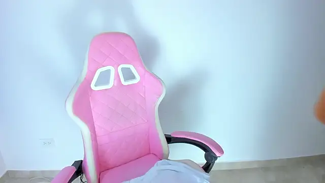 MeganWhite3 online show from January 2025 04:19:02 AM