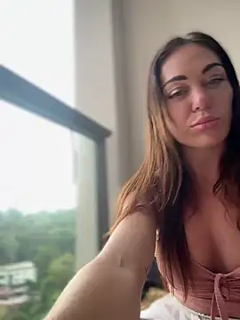 Snapshot of LilliThelo chatting on October 2025 06:57:02 AM LilliThelo online show from October 2025 06:57:02 AM