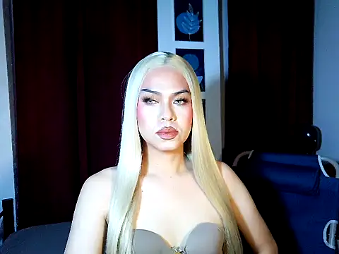 Snapshot of MistressLuna1 chatting on February 2026 12:43:02 AM MistressLuna1 online show from February 2026 12:43:02 AM