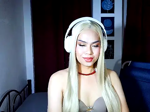 Snapshot of MistressLuna1 chatting on March 2026 05:14:01 PM MistressLuna1 online show from March 2026 05:14:01 PM