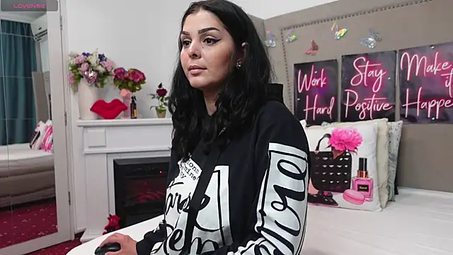 Snapshot of LexyRene chatting on May 2026 11:38:02 AM LexyRene online show from May 2026 11:38:02 AM