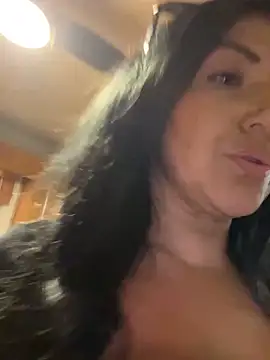 Snapshot of LittleMissEeve chatting on May 2026 01:22:02 AM LittleMissEeve online show from May 2026 01:22:02 AM
