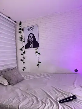 Niky Love online show from November 2025 02:11:02 AM