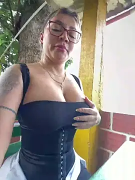 Snapshot of DIANITA_1988 chatting on April 2026 04:34:01 PM DIANITA 1988 online show from April 2026 04:34:01 PM