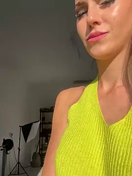 nicole 98 online show from February 2026 03:11:02 PM