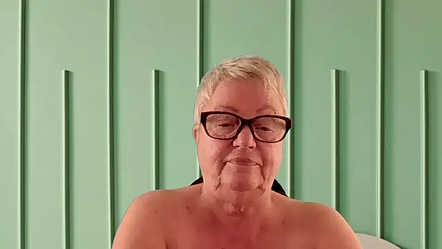 GrannyChrissy68 online show from March 2026 10:24:02 PM