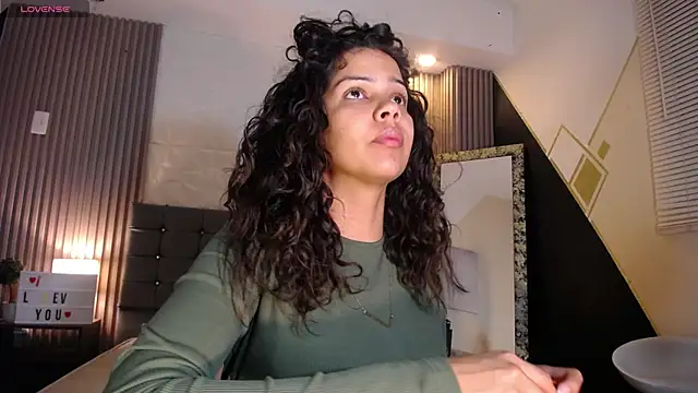 ximena diaz online show from December 2024 07:43:01 PM