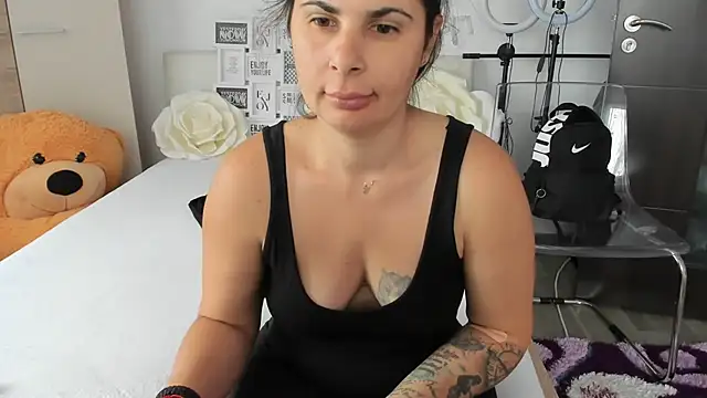 sweetemy4u online show from October 2025 09:27:01 AM