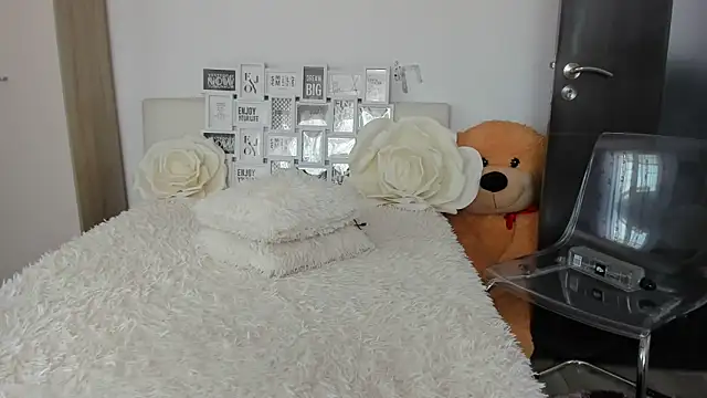 sweetemy4u online show from April 2026 08:59:02 AM