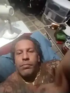 trucker1979 online show from October 2025 12:36:02 PM