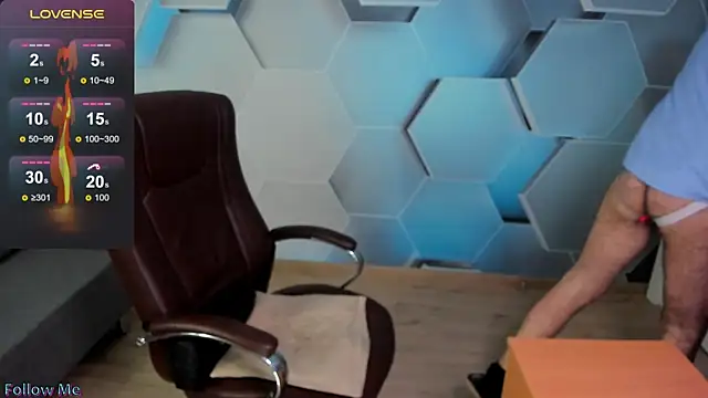 SteveTiger online show from November 2025 08:17:02 AM