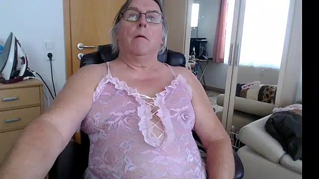 Sissygera online show from January 2025 02:29:02 PM