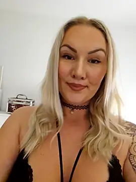 NastyMilf  online show from December 2024 08:00:02 PM