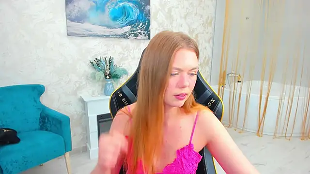 Strawberrye online show from October 2025 03:26:02 AM