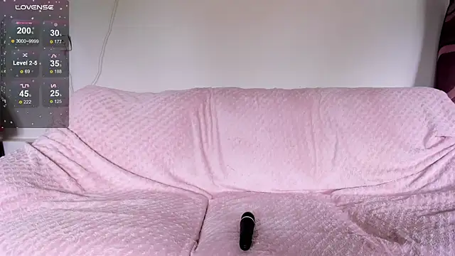Snapshot of luxurydoll21 chatting on May 2026 09:49:02 AM luxurydoll21 online show from May 2026 09:49:02 AM