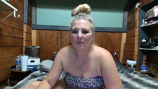 Snapshot of lisaxlovexxx chatting on June 2026 04:45:01 AM lisaxlovexxx online show from June 2026 04:45:01 AM