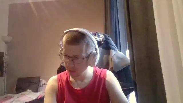 Snapshot of David250692 chatting on June 2026 05:52:02 AM David250692 online show from June 2026 05:52:02 AM
