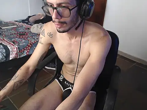 alisterxxx online show from May 2026 02:25:01 PM