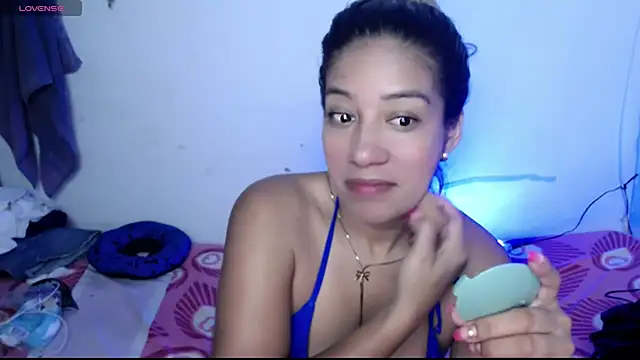 ninatiny online show from April 2026 11:27:01 AM