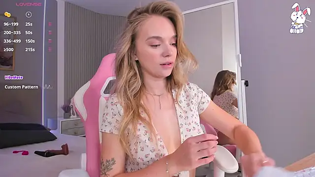 VirginChloe online show from December 2025 03:02:02 AM