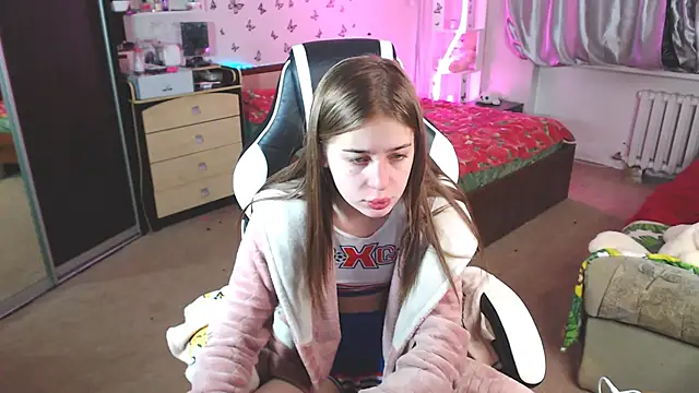 Kira honeyy online show from January 2025 05:53:01 PM