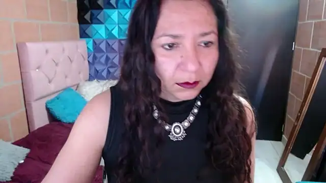 katifoxx online show from January 2025 06:33:02 PM