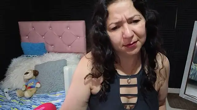 katifoxx online show from April 2026 02:25:02 PM