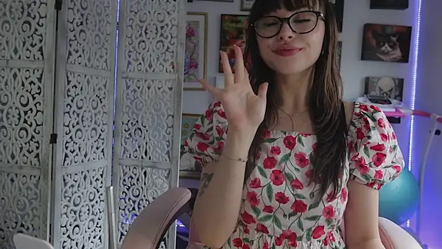 Snapshot of makiyahbelle chatting on June 2026 06:16:02 AM makiyahbelle online show from June 2026 06:16:02 AM