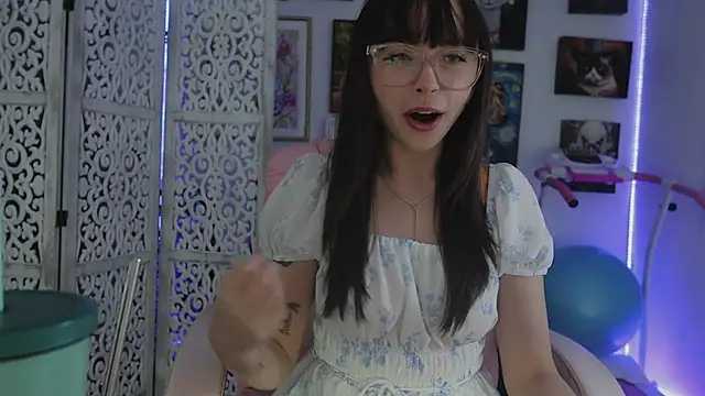 Snapshot of makiyahbelle chatting on June 2026 07:51:01 AM makiyahbelle online show from June 2026 07:51:01 AM