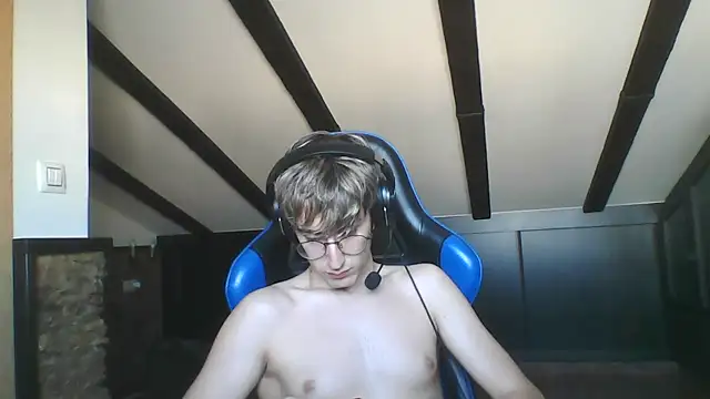 Troycm online show from April 2026 11:01:01 AM