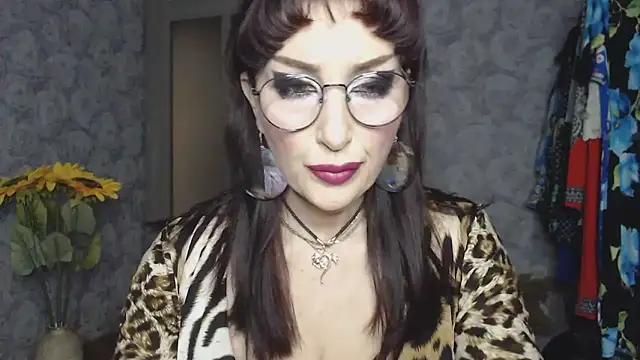 Aziza1 online show from April 2026 01:04:01 PM