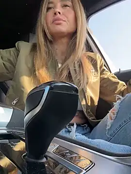 Etwas neugierig online show from March 2025 10:45:02 AM