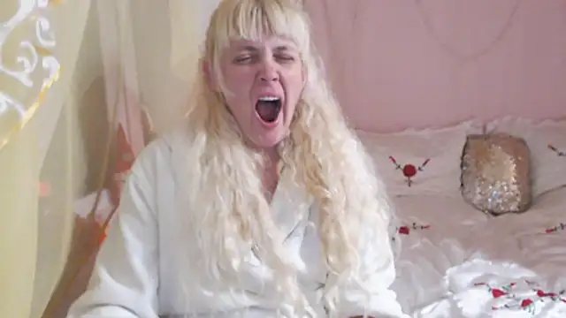 SunnySylvia online show from November 2025 05:37:02 PM