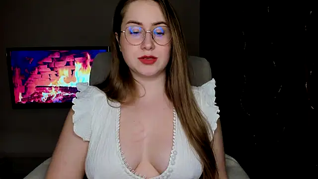 SeasonalSomeone online show from March 2025 08:20:02 PM