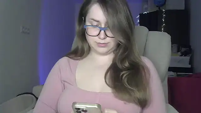 Snapshot of SeasonalSomeone chatting on May 2026 10:05:02 PM SeasonalSomeone online show from May 2026 10:05:02 PM