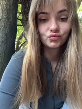 Snapshot of Night_dreams chatting on September 2025 10:15:02 AM Night dreams online show from September 2025 10:15:02 AM