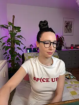 Trixie-Tainted online show from March 2025 11:00:01 AM