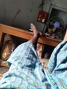 Snapshot of rohanhotguy chatting on November 2025 10:06:01 AM rohanhotguy online show from November 2025 10:06:01 AM