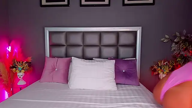 Rachel Quinn  online show from October 2025 03:39:02 AM